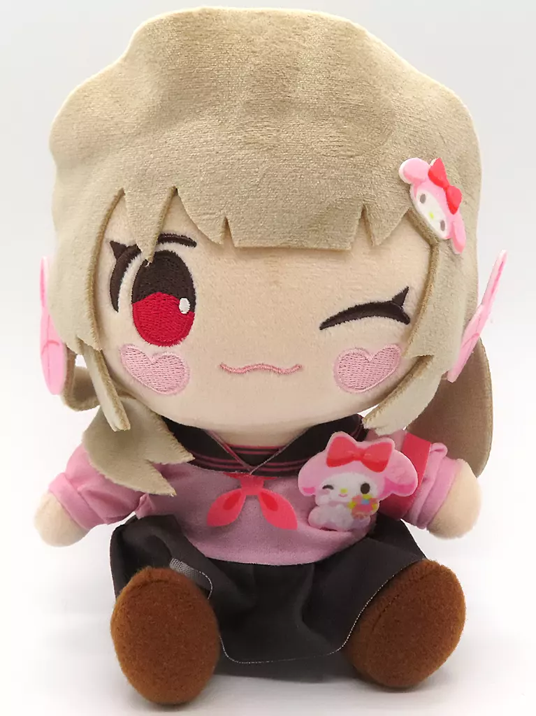 おすわりぬいぐるみ「名取さな×サンリオキャラクターズ」02/名取さな×マイメロディ(ミニキャライラスト) - 公式商品画像 | AniSmile