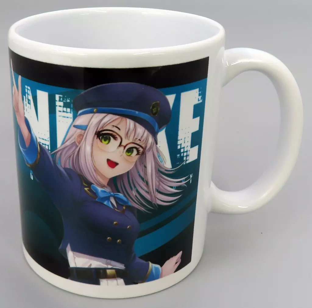 マグカップ(フルカラー)「勝利の女神:NIKKE」03/ネオン 駅員風衣装ver.(描き起こしイラスト) - 公式商品画像 | AniSmile