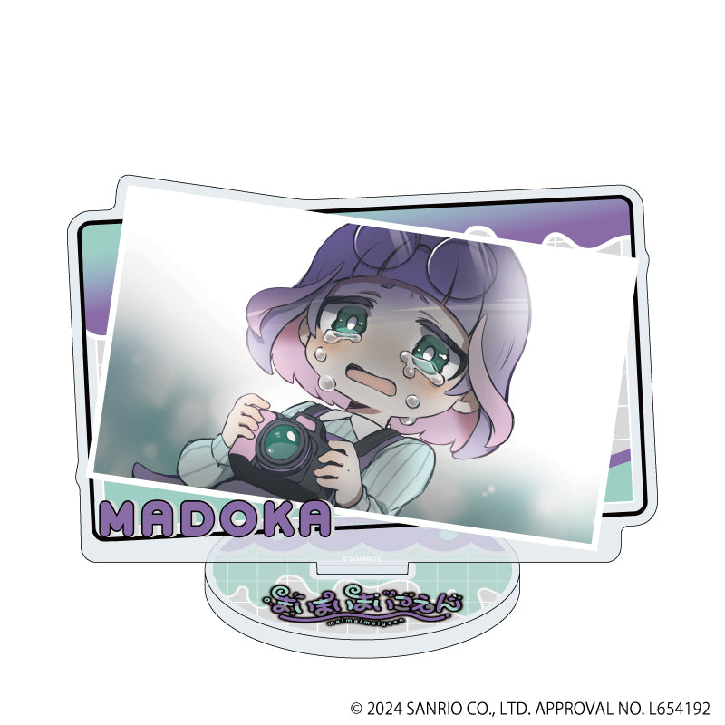アクリルスタンド「まいまいまいごえん」47/マドカ(公式イラスト) - 公式商品画像 | AniSmile