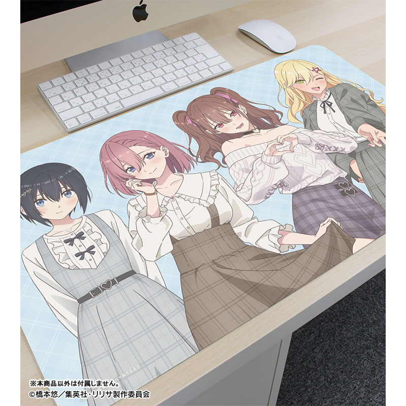 TVアニメ『2.5次元の誘惑』 描き下ろし 集合 チェック柄コーデver. マルチデスクマット 画像 3 | AniSmile