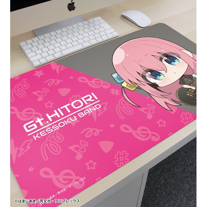 アニメ「ぼっち・ざ・ろっく!」 むーらんさんイラスト 後藤ひとり ライブ衣装ver. マルチデスクマット 画像 3 | AniSmile