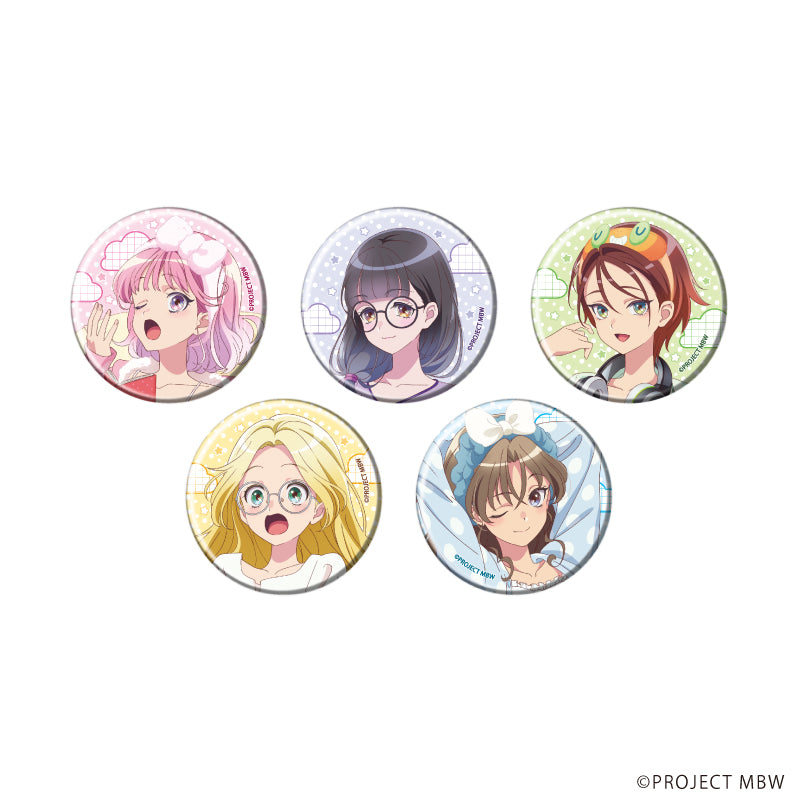 缶バッジ「前橋ウィッチーズ」05/水玉ルームウェアver. トレーディング(全5種)(描き下ろしイラスト) - 公式商品画像 | AniSmile