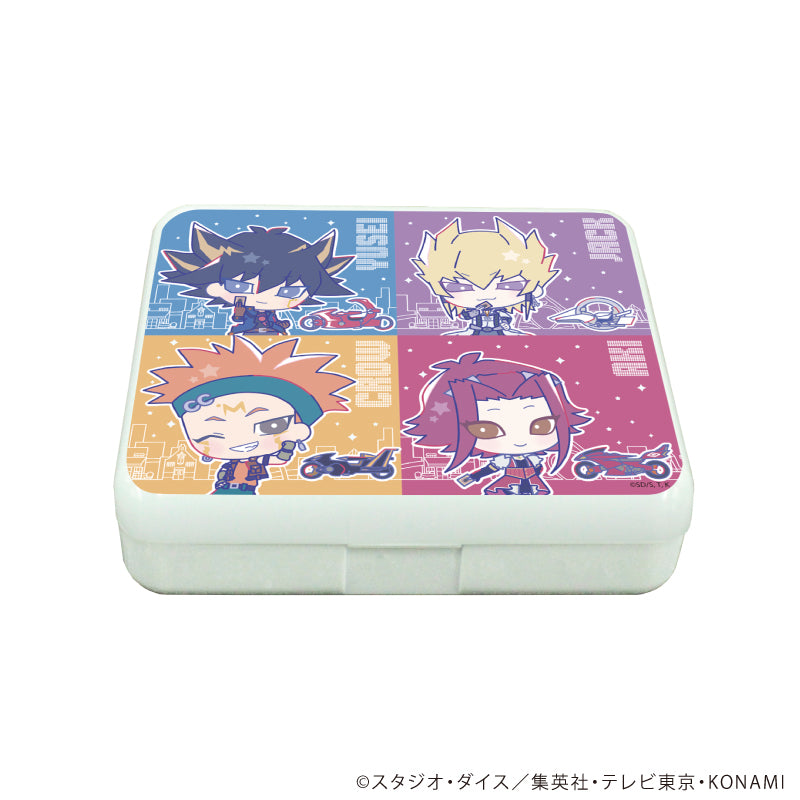 小物ケース「遊☆戯☆王5D's Design produced by Sanrio」01/集合デザイン(コラボイラスト) - 公式商品画像 | AniSmile