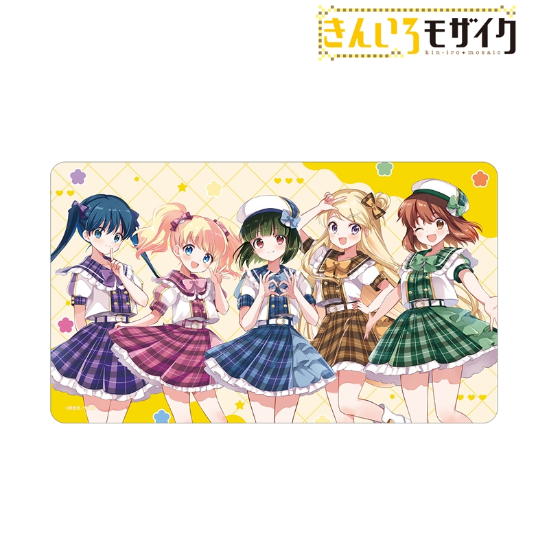 きんいろモザイク 原悠衣先生 描き下ろし 集合 アイドル風衣装ver. マルチデスクマット 画像 2 | AniSmile