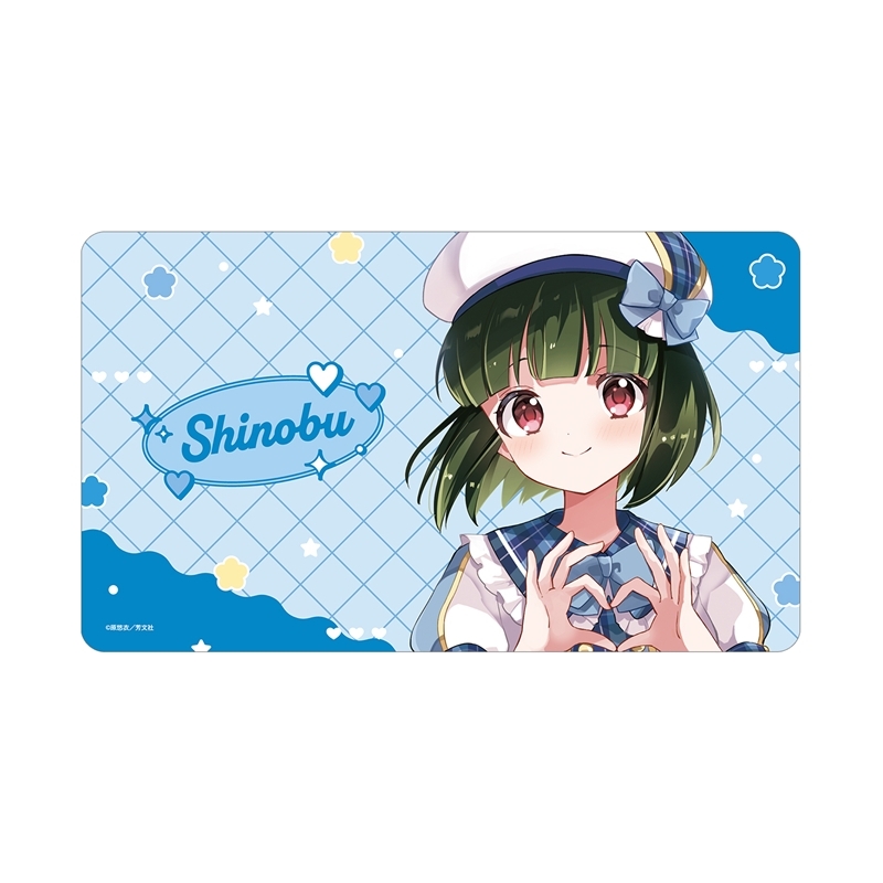 きんいろモザイク 原悠衣先生 描き下ろし 大宮忍 アイドル風衣装ver. マルチデスクマット - 公式商品画像 | AniSmile