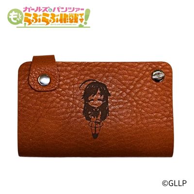 「ガールズ&パンツァー らぶらぶ大作戦です!」レザースライドカードケース 五十鈴華 - 公式商品画像 | AniSmile