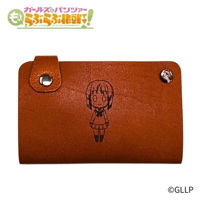 「ガールズ&パンツァー らぶらぶ大作戦です!」レザースライドカードケース 西住 みほ - 公式商品画像 | AniSmile