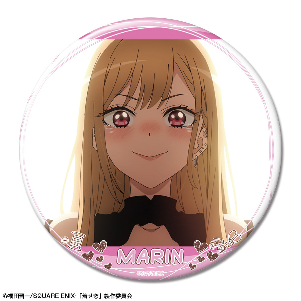 TVアニメ「その着せ替え人形(ビスク・ドール)は恋をする」 缶バッジ デザイン04(喜多川海夢/D) - 公式商品画像 | AniSmile