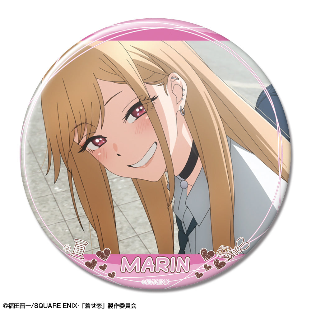 TVアニメ「その着せ替え人形(ビスク・ドール)は恋をする」 缶バッジ デザイン02(喜多川海夢/B) - 公式商品画像 | AniSmile