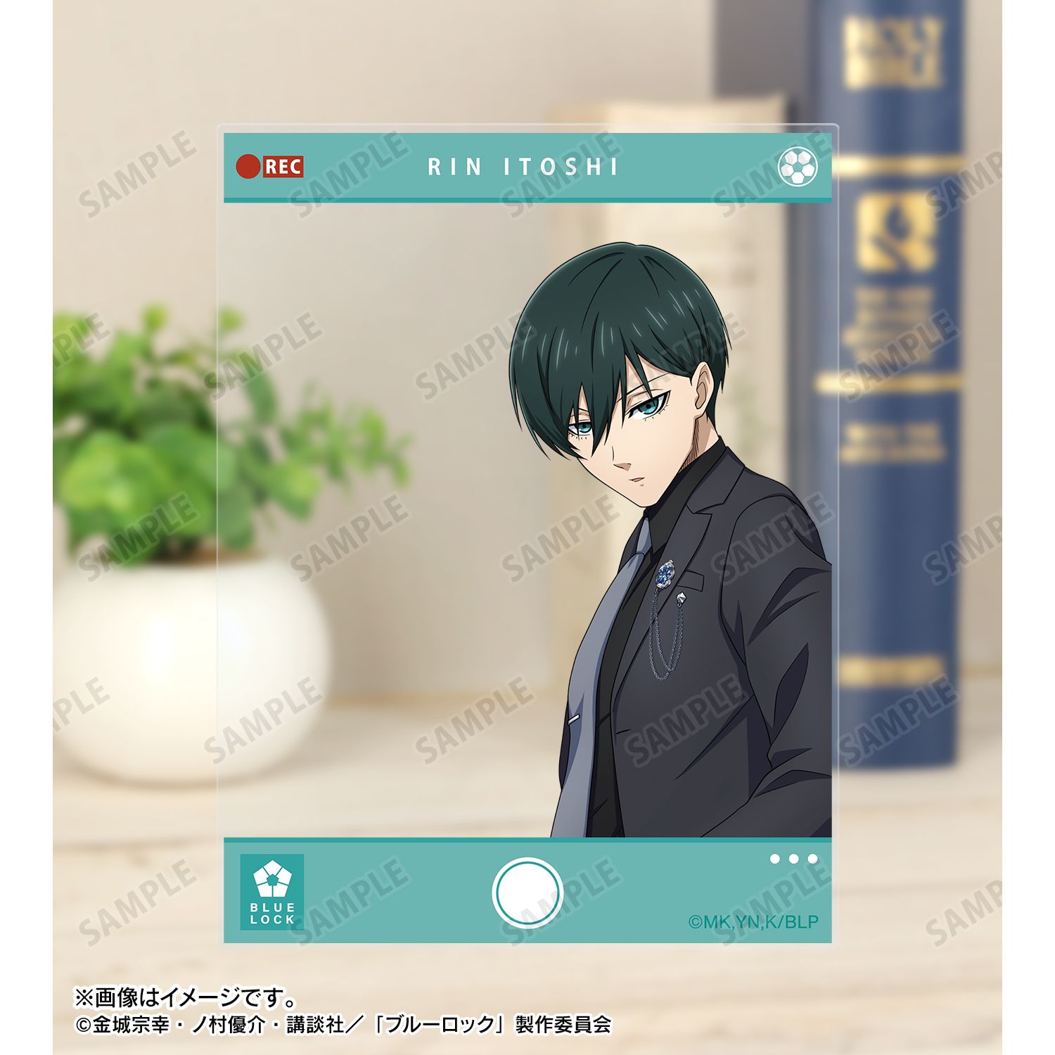 TVアニメ『ブルーロック』 描き下ろし 糸師 凛 スーツモデルver. アクリルカード 画像 3 | AniSmile