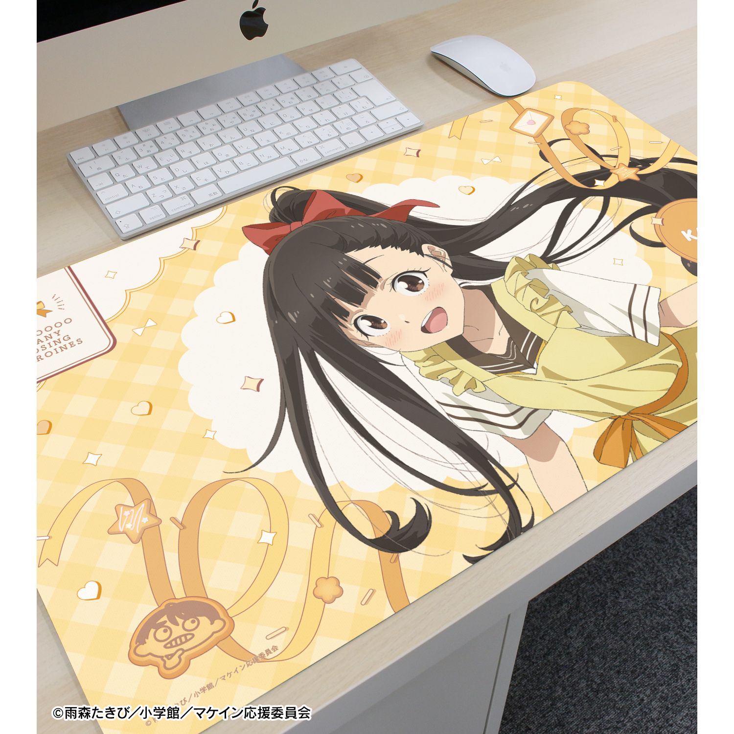 TVアニメ『負けヒロインが多すぎる!』 描き下ろし 温水 佳樹 制服エプロンver. マルチデスクマット 画像 3 | AniSmile