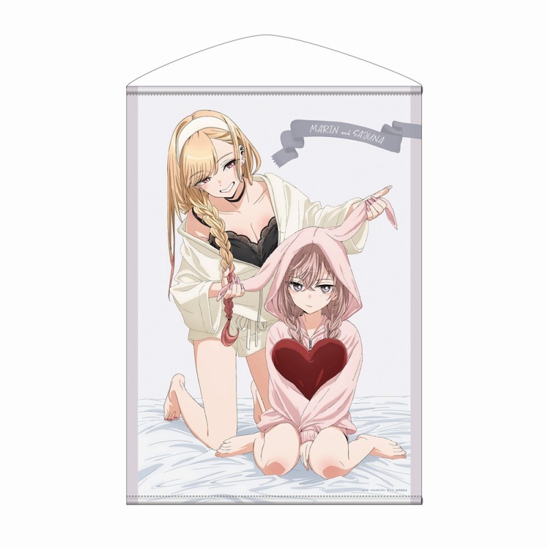 TVアニメ「その着せ替え人形は恋をする」 海夢&紗寿叶 B2タペストリー - 公式商品画像 | AniSmile