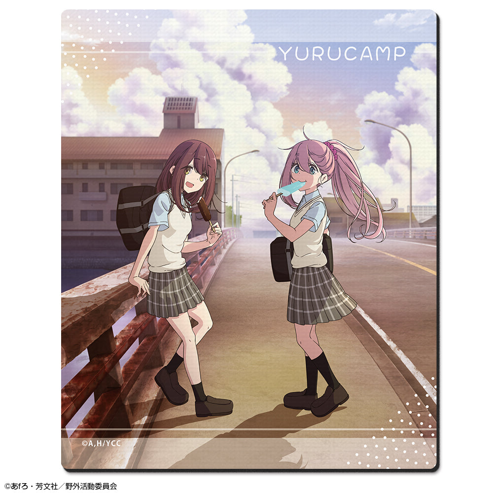 ゆるキャン△ ラバーマウスパッド Ver.3 デザイン03(各務原なでしこ&土岐綾乃) - 公式商品画像 | AniSmile