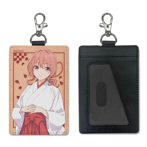 TVアニメ「甘神さんちの縁結び」 甘神夕奈 パスケース(ナスカン付き) - official product image | AniSmile