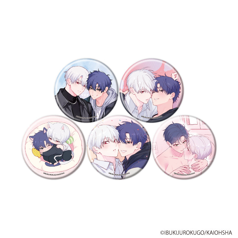 缶バッジ「吸血鬼と人間のBL」01/ブラインド(全5種)(公式&描き下ろしイラスト) - AniSmile