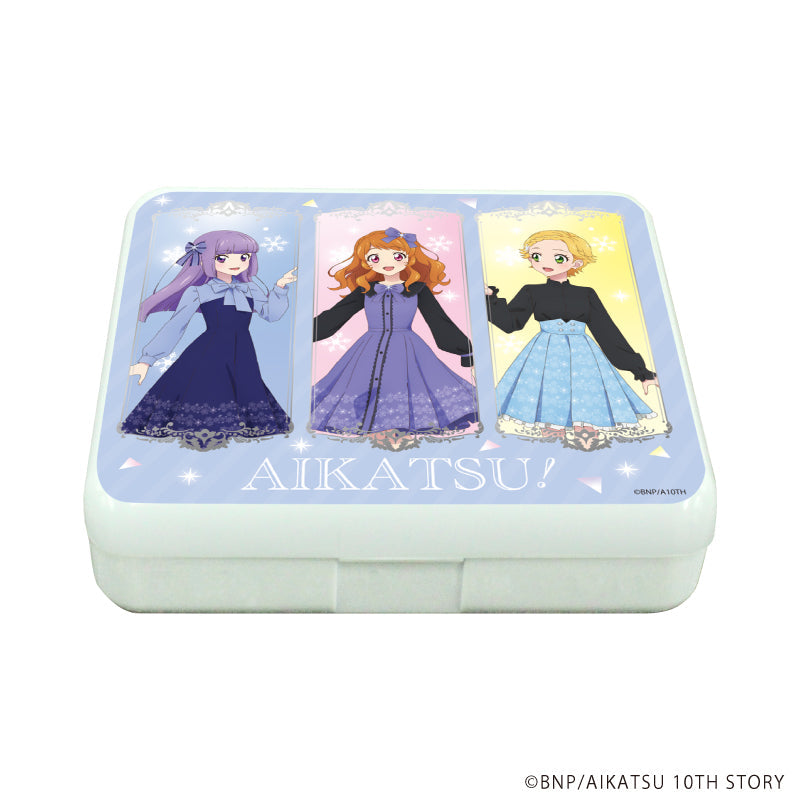 小物ケース「アイカツ!」03/あかり&スミレ&ひなき 雪柄コーデver.(描き下ろしイラスト) - 公式商品画像 | AniSmile