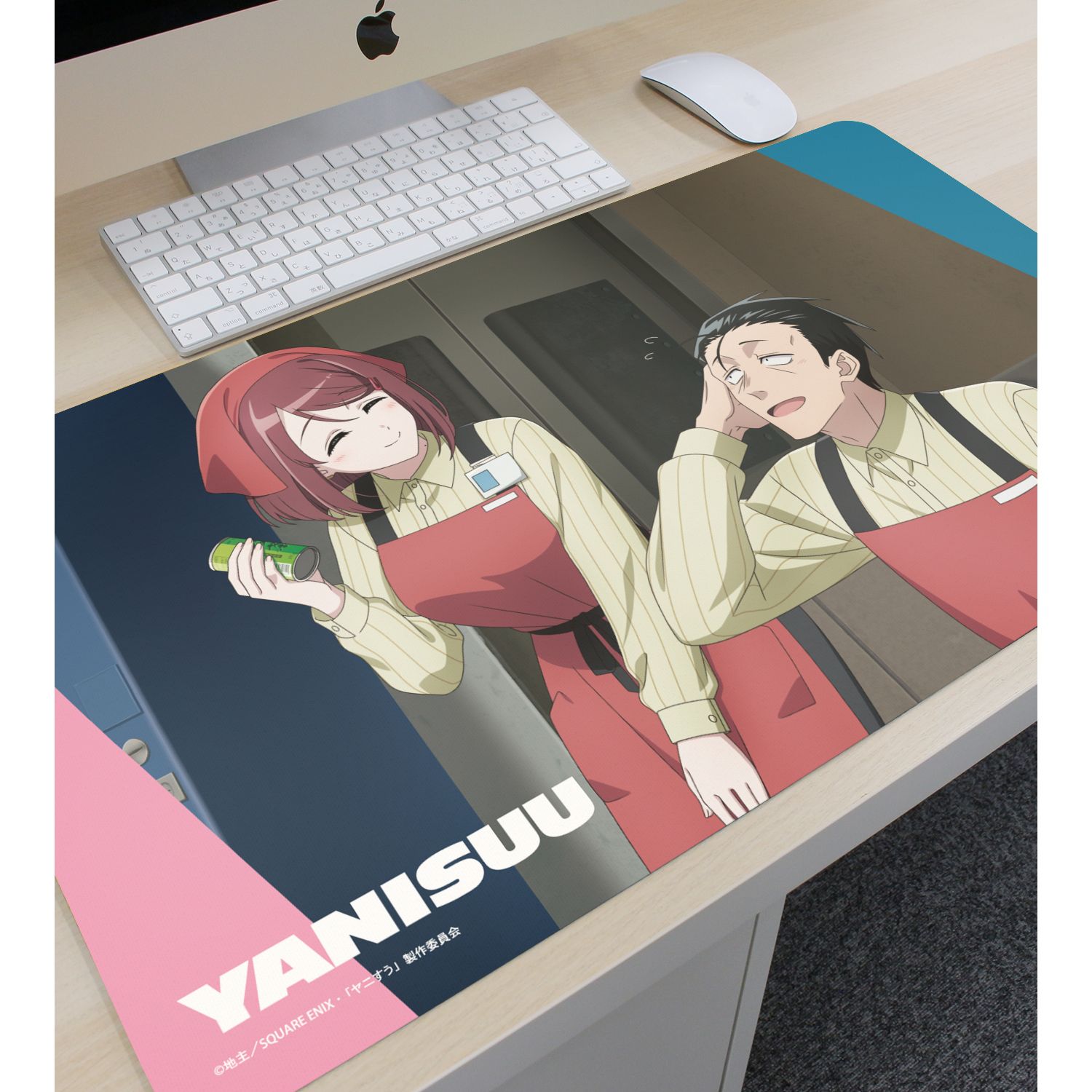 TVアニメ「スーパーの裏でヤニ吸うふたり」 描き下ろし 佐々木&山田 if ふたりが同じ職場だったらver. マルチデスクマット Image 3 | AniSmile