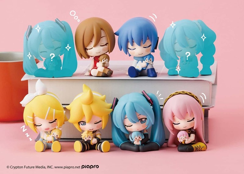 PERIHAPI! 肩ズンHug. ピアプロキャラクターズ - official product image | AniSmile